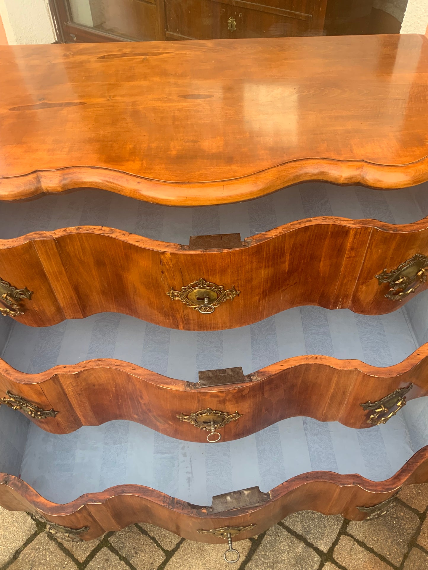 Barockkommode in Birnbaum um 1770