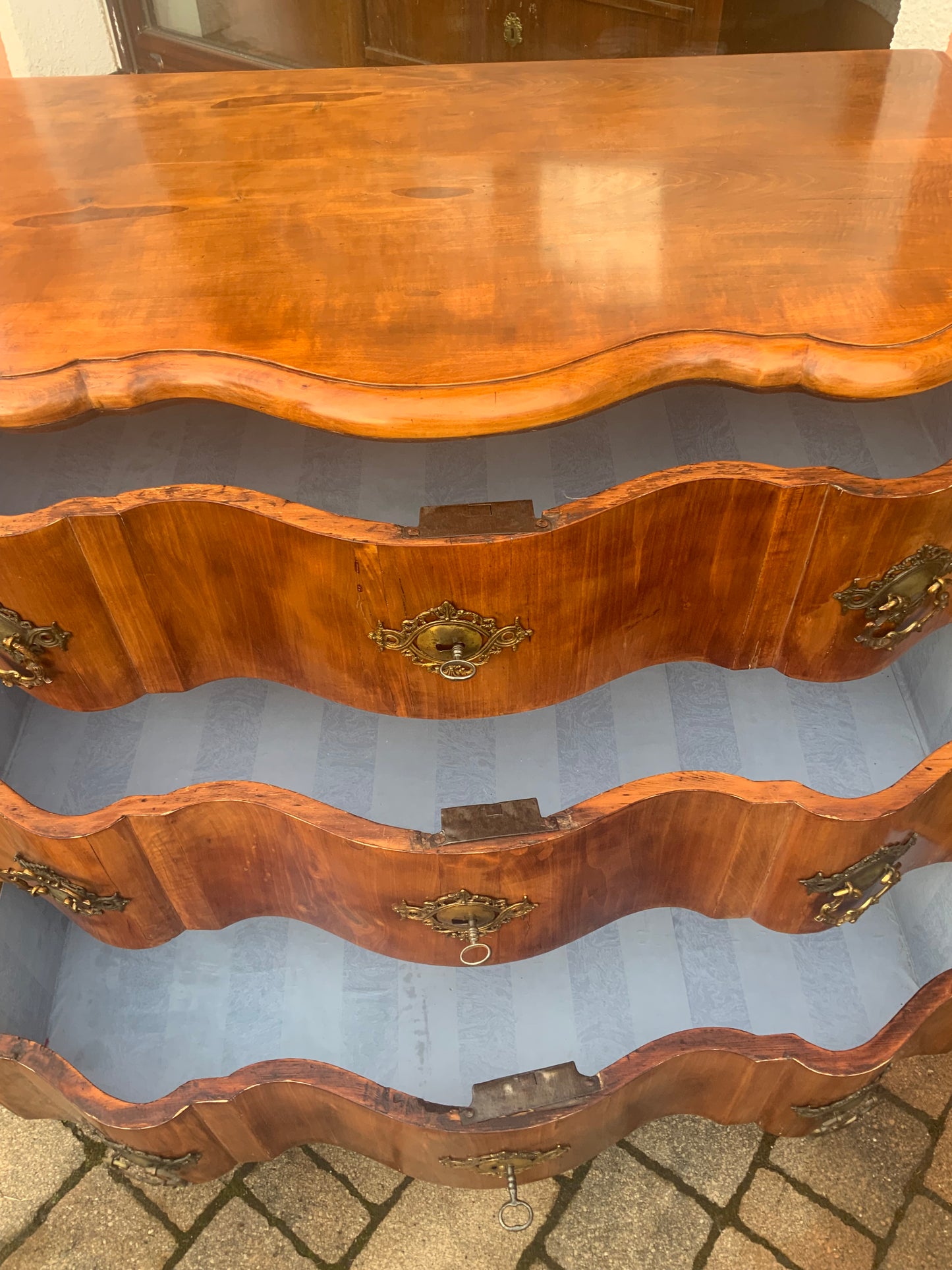 Barockkommode in Birnbaum um 1770