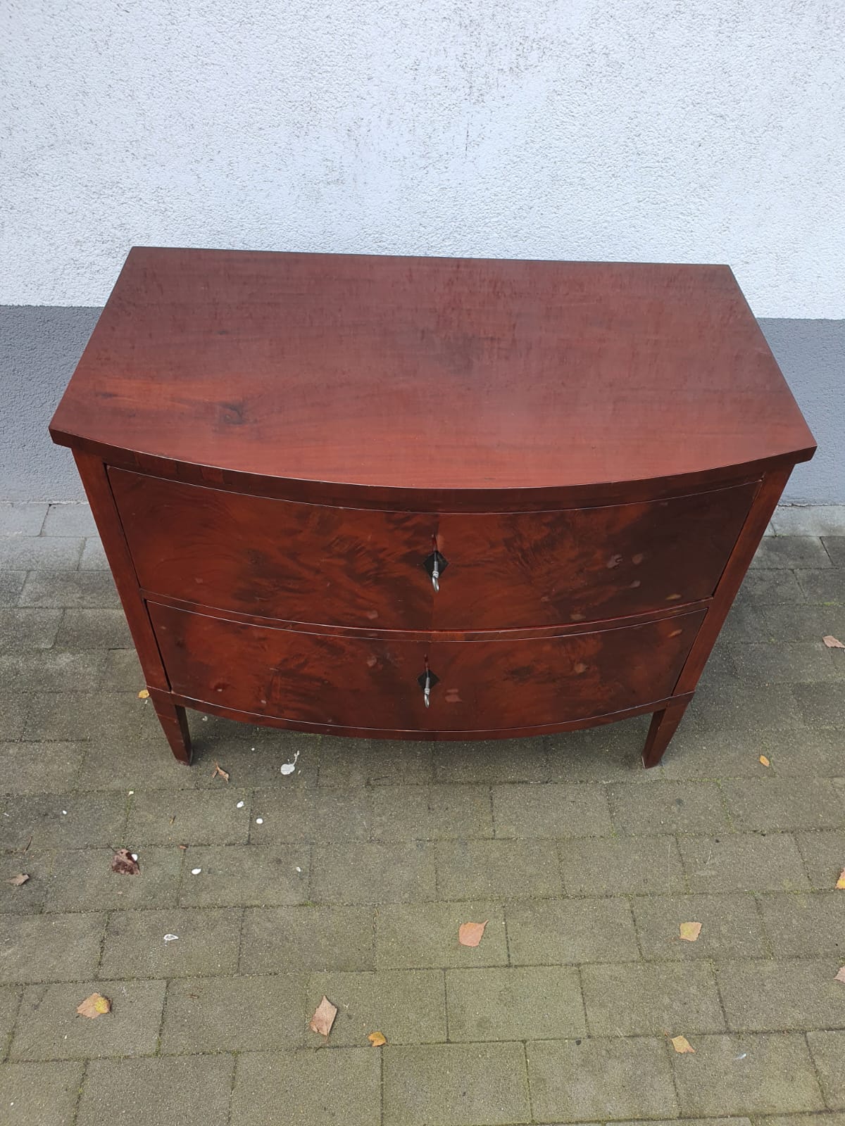 Kleine Biedermeier Pfeilerkommode in Mahagoni um 1830