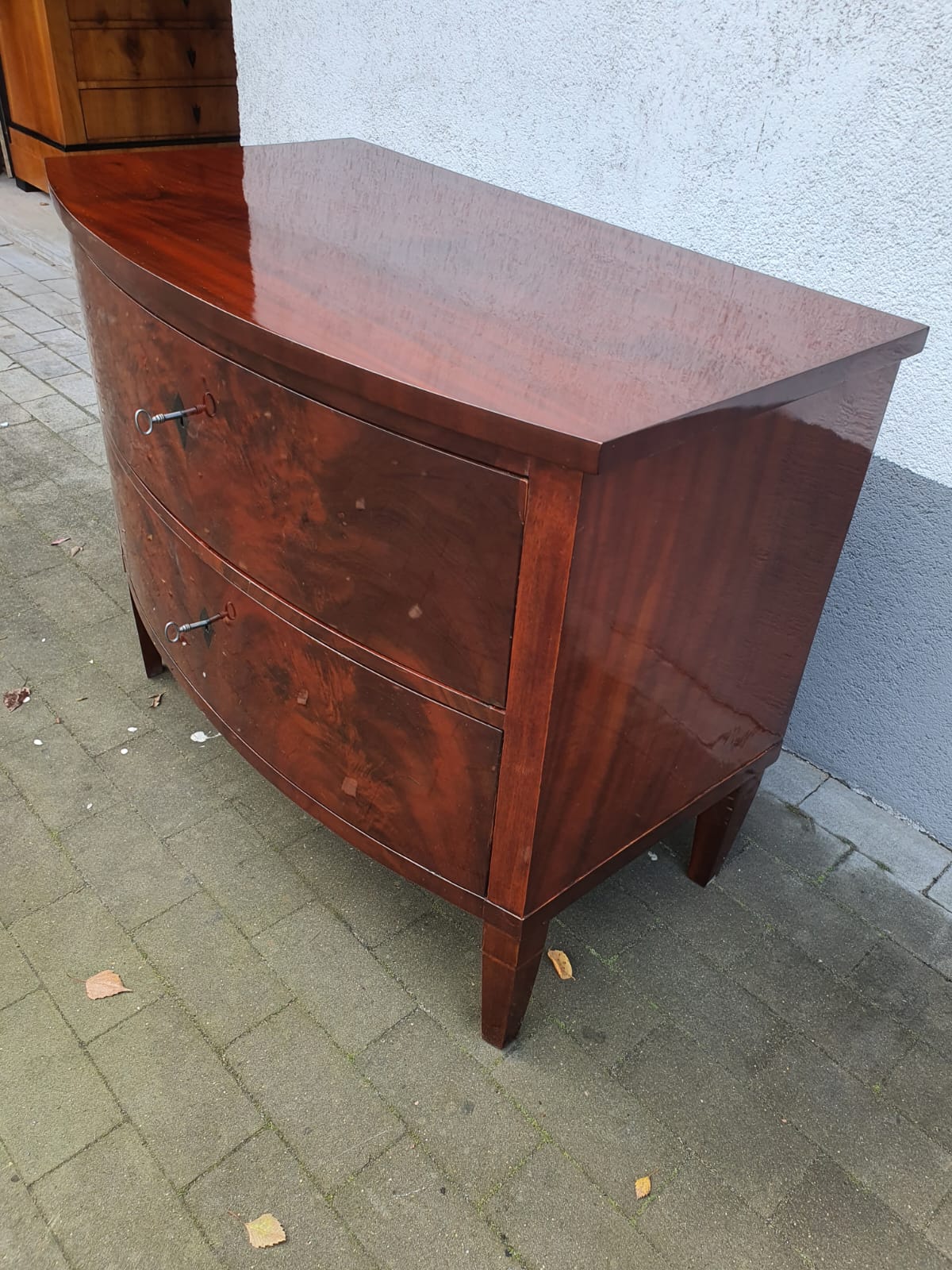 Kleine Biedermeier Pfeilerkommode in Mahagoni um 1830