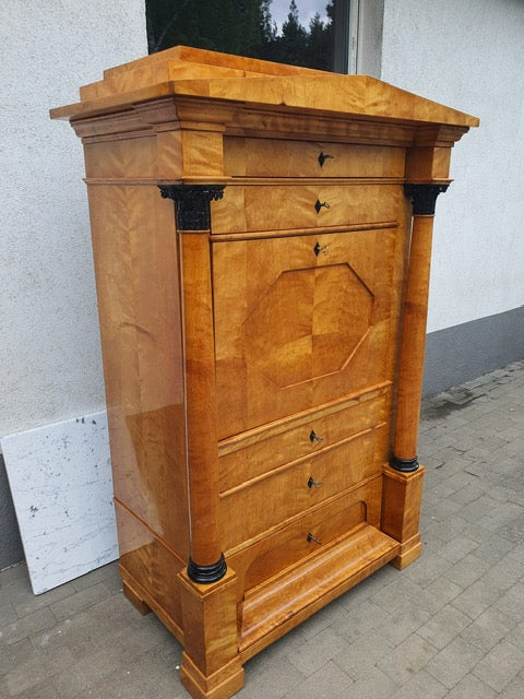 Biedermeier Sekretär mit Vollsäulen in Birke um 1820
