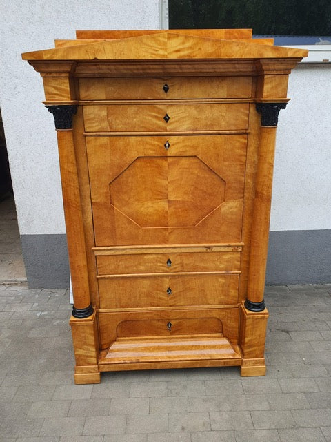 Biedermeier Sekretär mit Vollsäulen in Birke um 1820