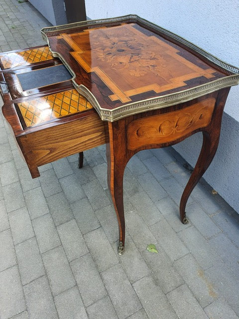 Bureau de Dame kleiner Damensekretär intarsiert in Palisander