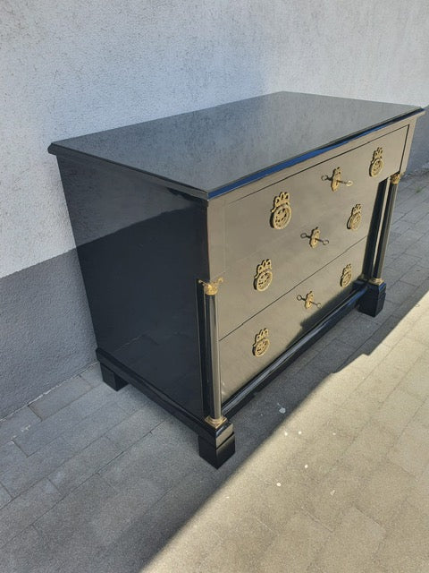 Biedermeierkommode ebonisiert um 1820