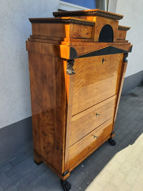 Höfischer Biedermeier Sekretär in Birke um 1815