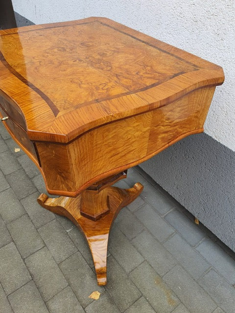 Seltener Biedermeier Beistelltisch Nähtisch in Esche um 1830