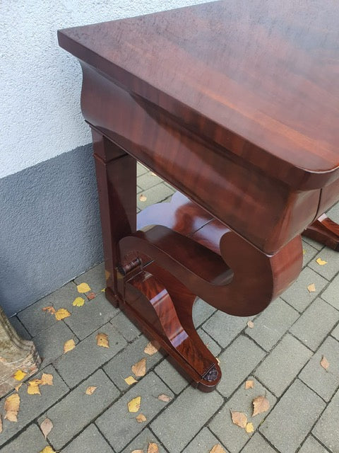 Biedermeier Konsole in Mahagoni um 1830