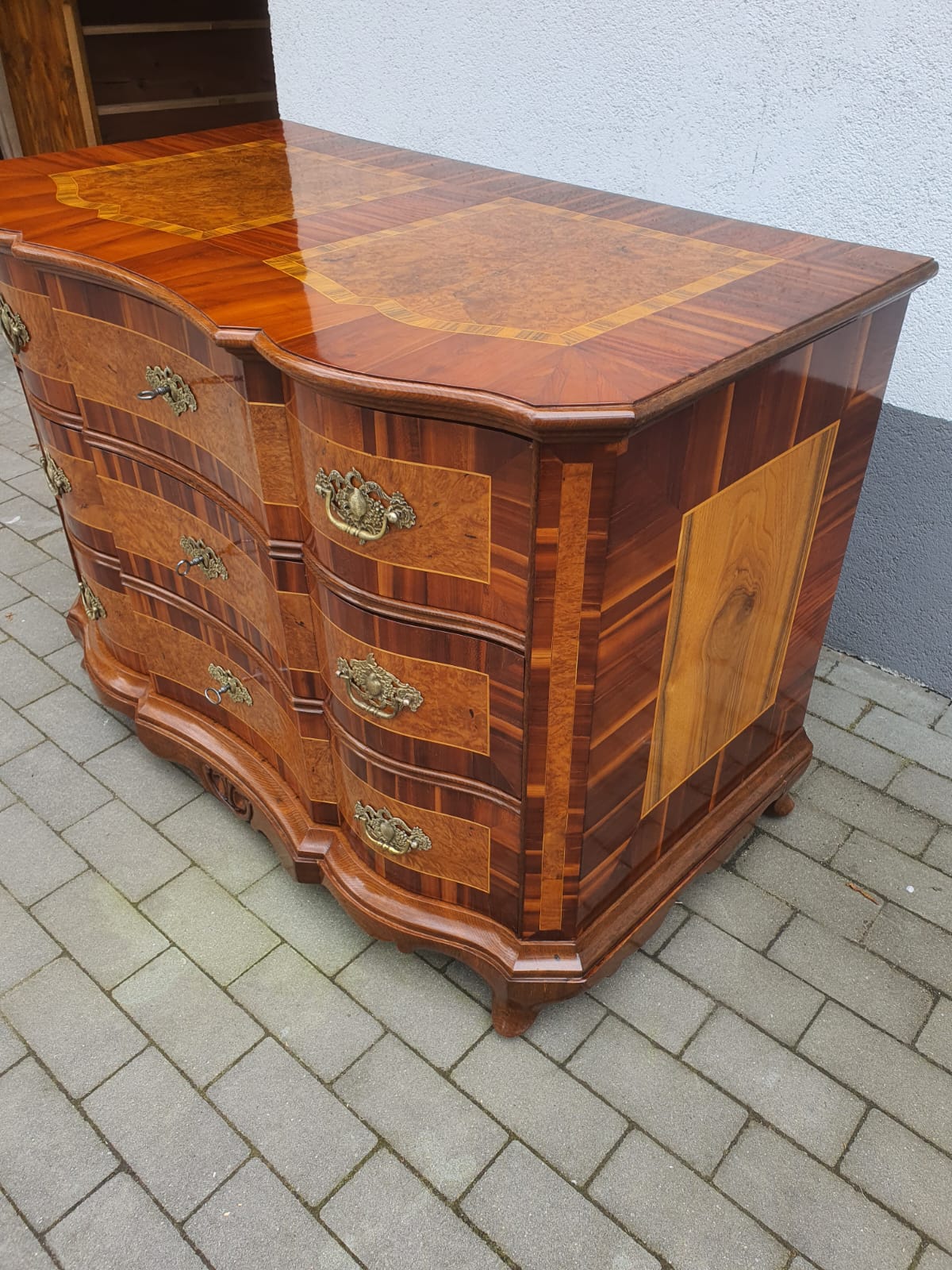 Barockkommode in Zwetschge um 1770