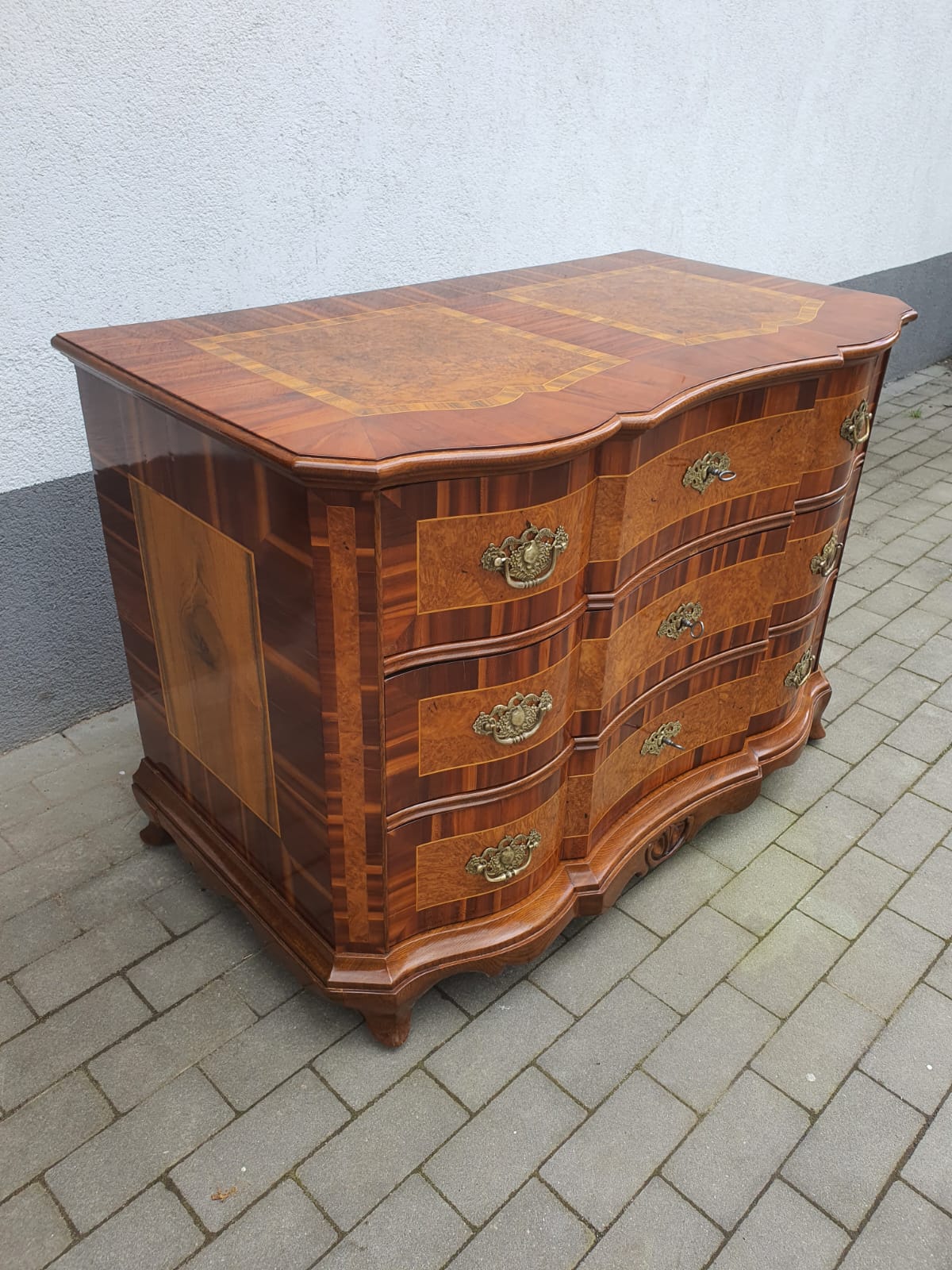 Barockkommode in Zwetschge um 1770