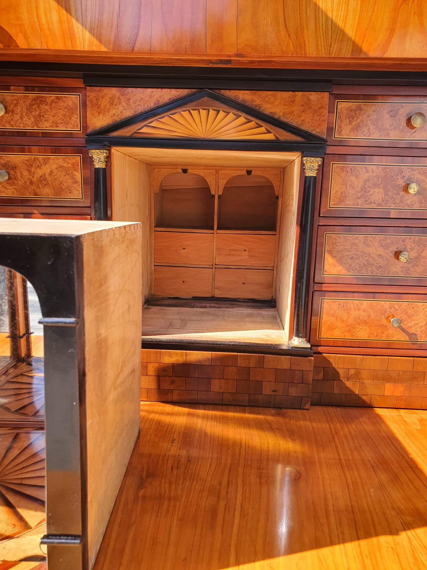 Originaler Biedermeier Sekretär in Kirschbaum Dresden um 1820